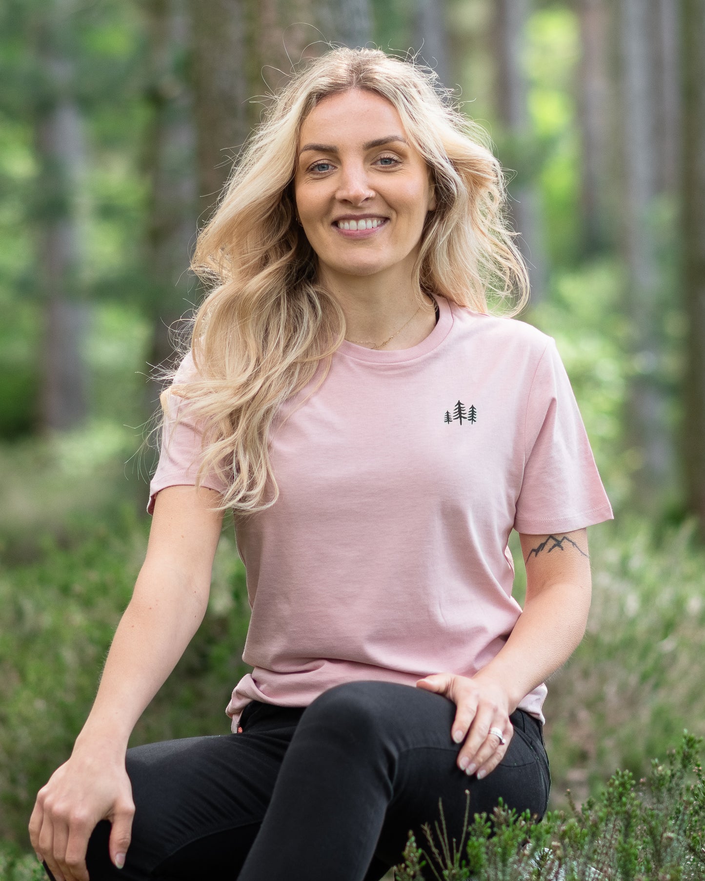 Trees Emblem 2.0 T-shirt in Dusty Pink
