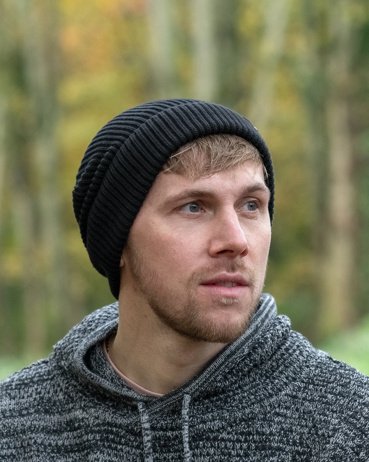 Ribbed Knit Beanie in Black